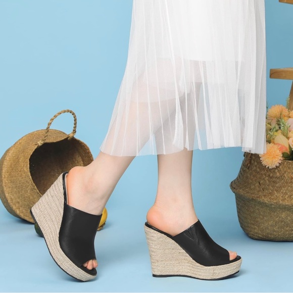 Black Open Toe, Slide Platform Heel size 6 - Picture 6 of 7